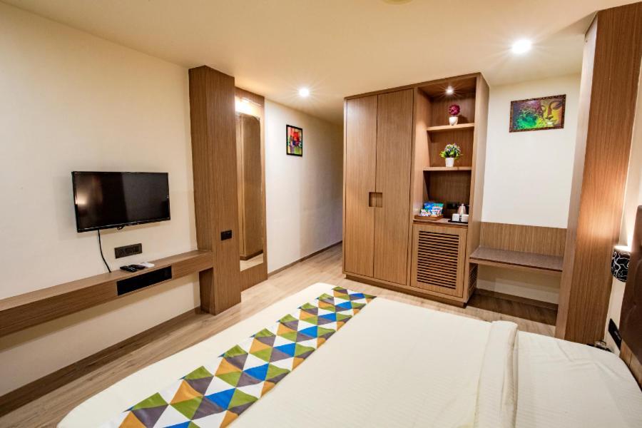 Hotel Nexus Rajkot Bagian luar foto