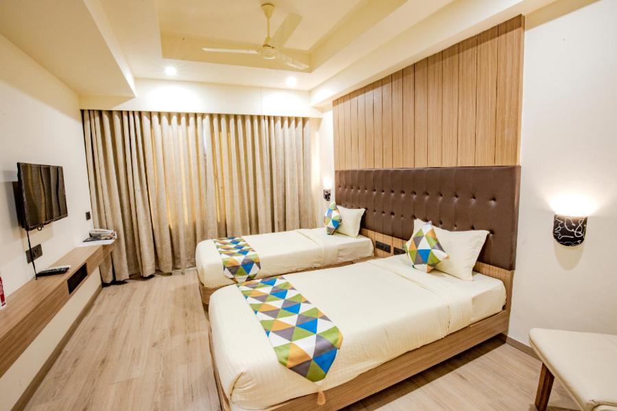 Hotel Nexus Rajkot Bagian luar foto