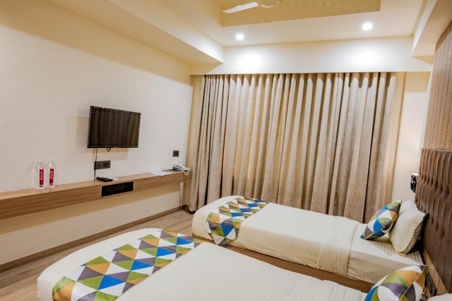Hotel Nexus Rajkot Bagian luar foto
