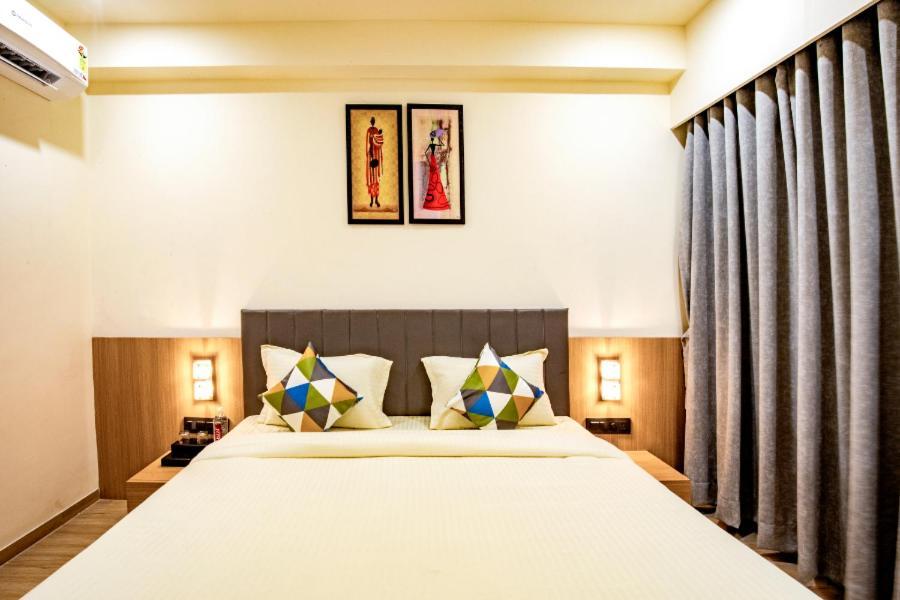 Hotel Nexus Rajkot Bagian luar foto