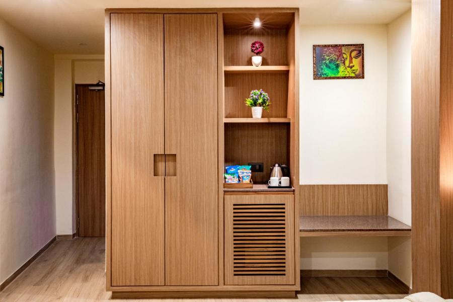 Hotel Nexus Rajkot Bagian luar foto