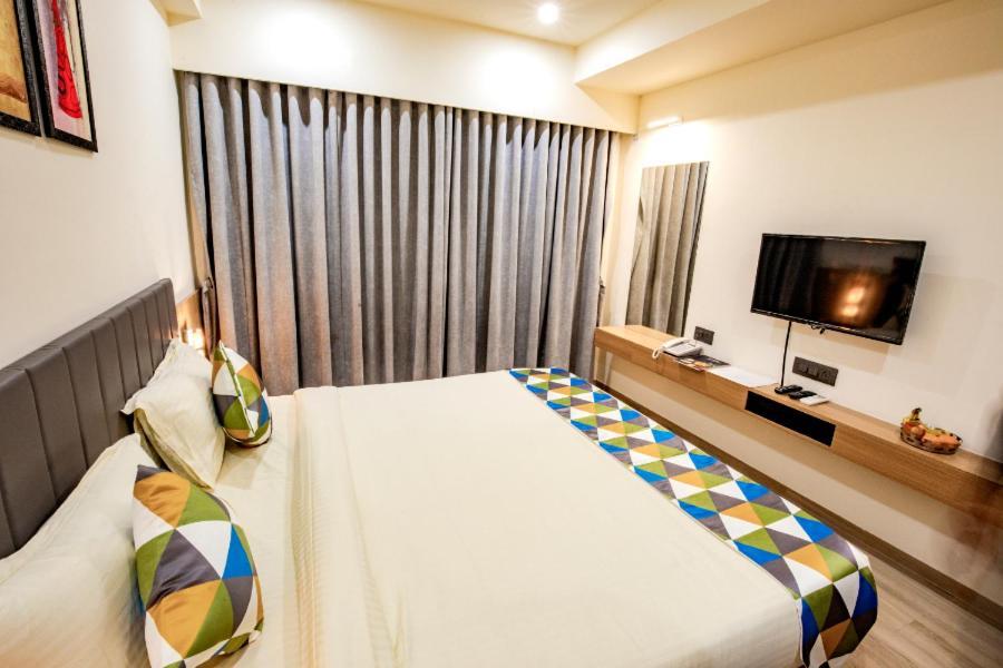 Hotel Nexus Rajkot Bagian luar foto